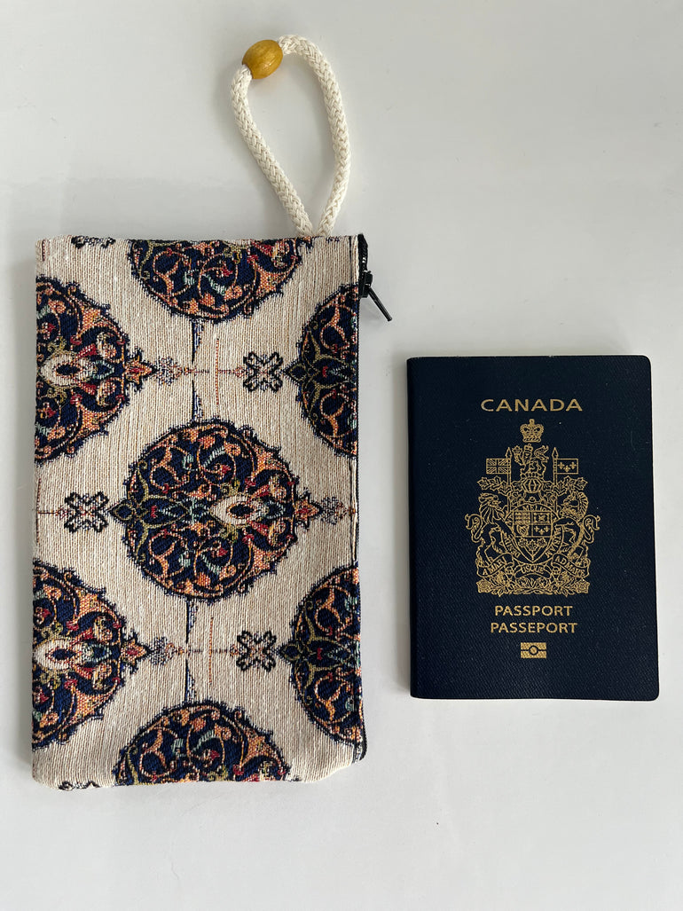Passport Cover Louis Vuitton -  Canada